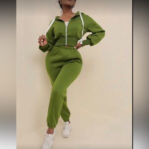 Green Crop Jacket & Sweatpants Set